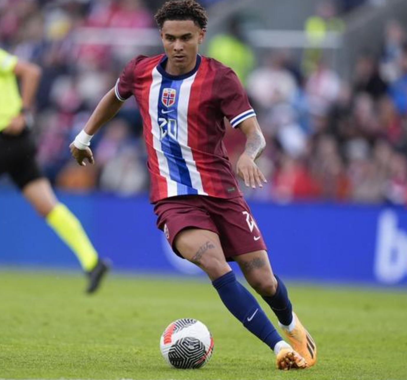 开云APP-对阵意大利传射！迪马济奥：那不勒斯持续关注努萨